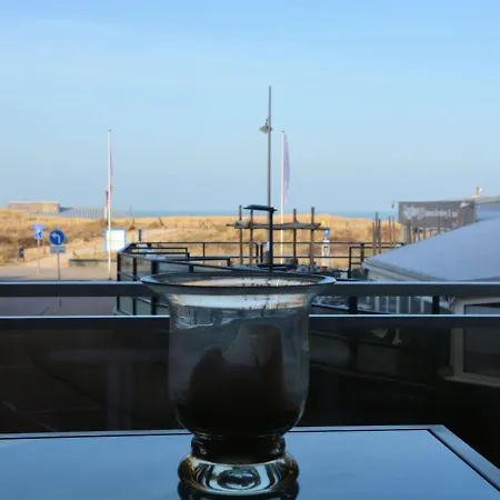 Lovely With Sea Views On The Boulevard Of